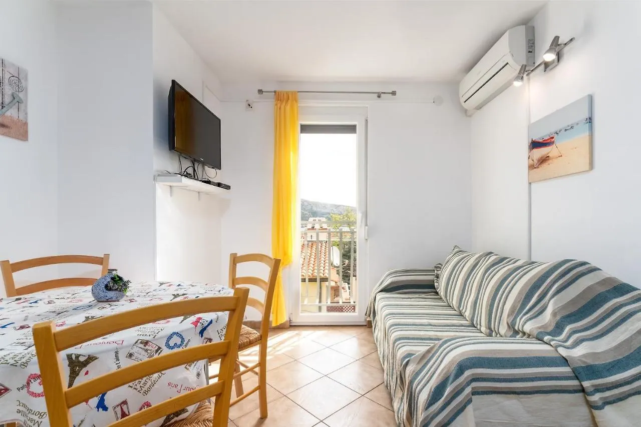 Apartmani Rubessa Baska  0*, Baska (Krk)