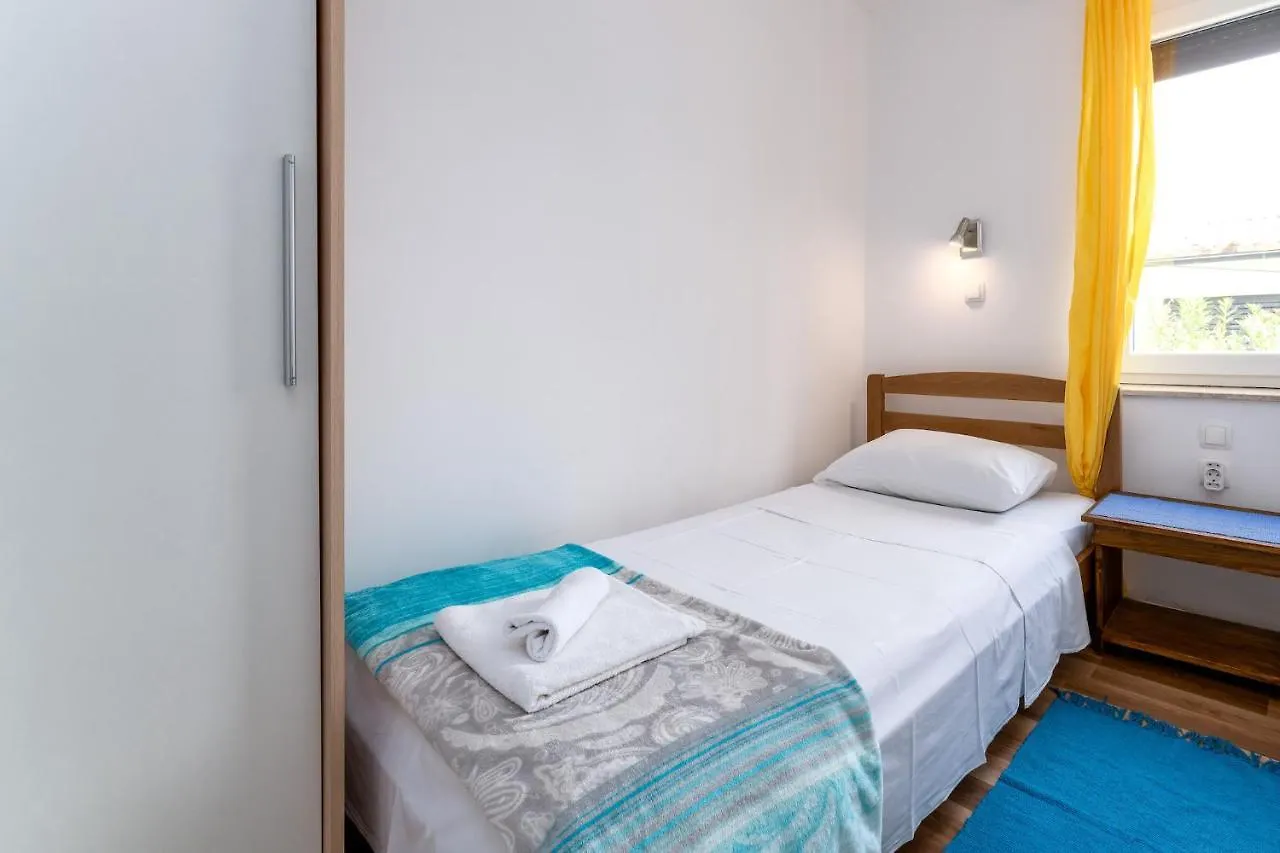 Apartmani Rubessa Baska  Apartment Baska (Krk)