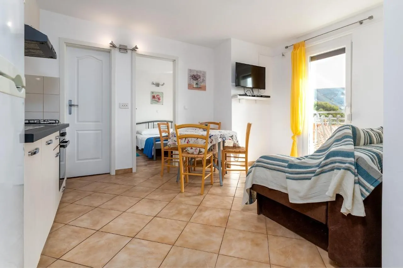 Apartmani Rubessa Baška 0*,