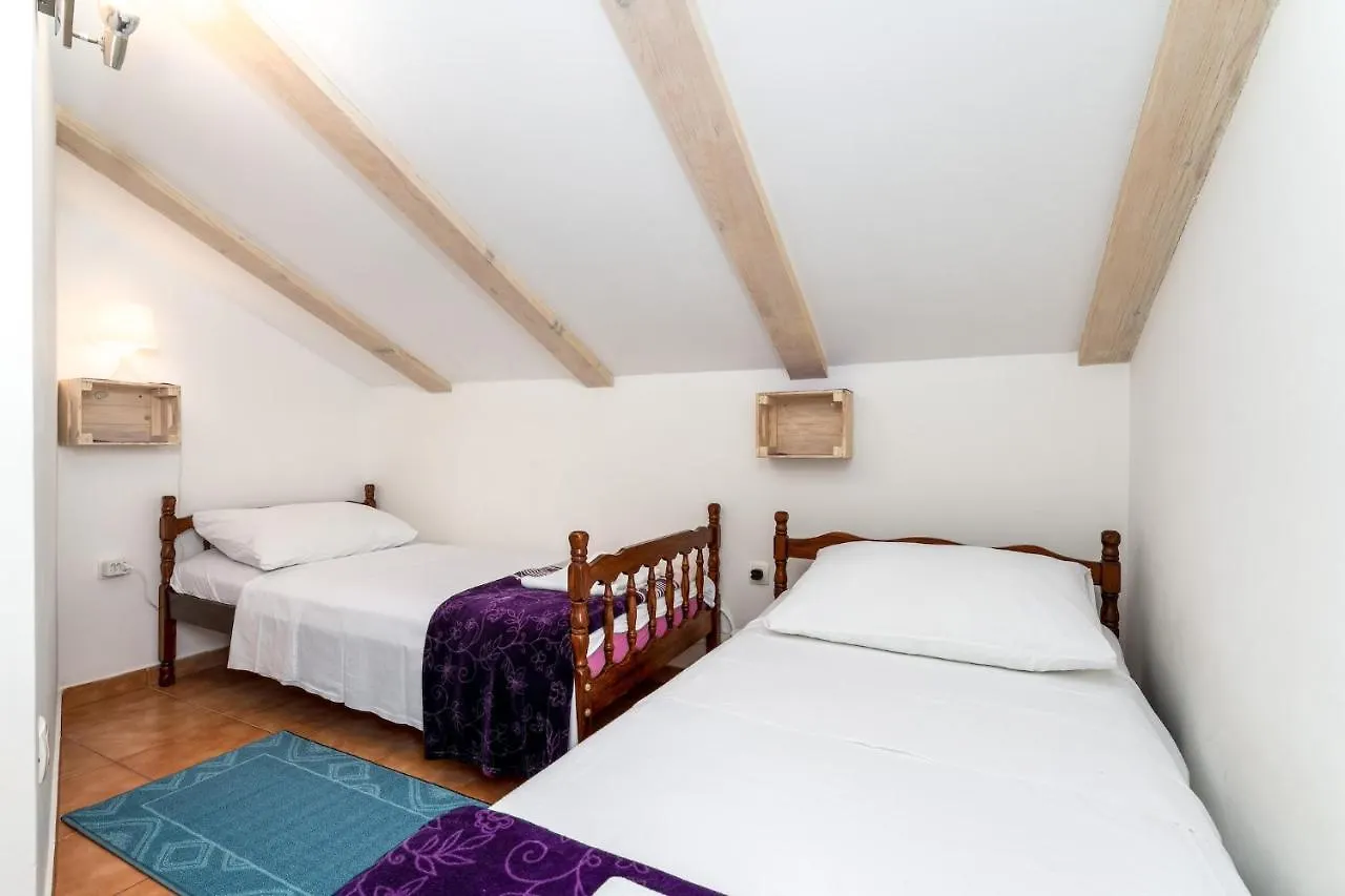 Apartmani Rubessa Baska
