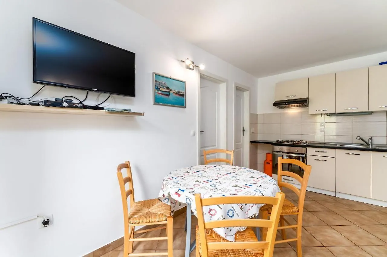 Apartment Apartmani Rubessa Baska