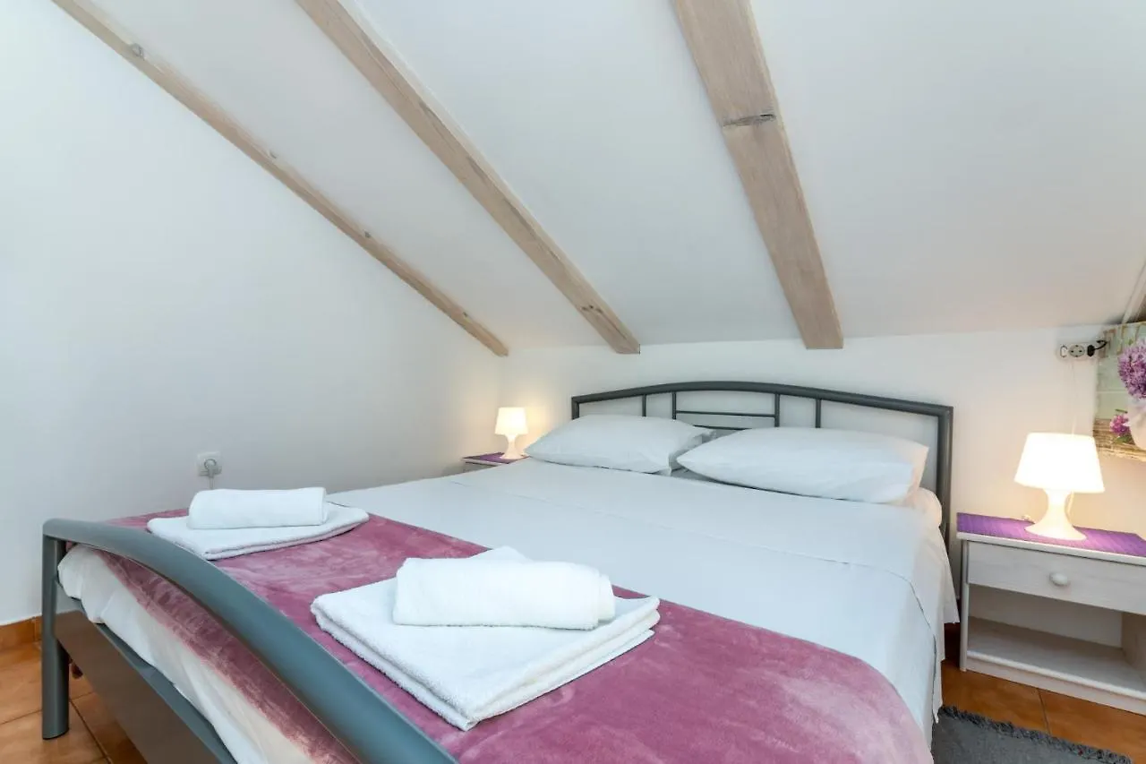 Apartmani Rubessa Baška 0*,  Chorvatsko
